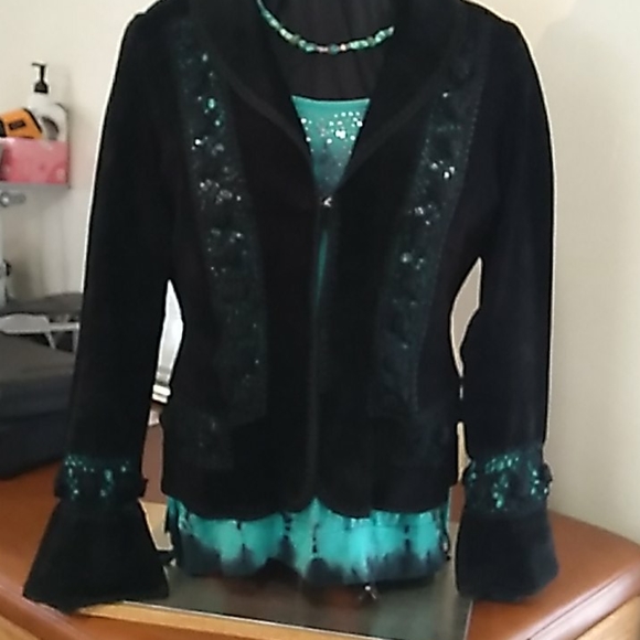 Mertillo Jacket/Top - Picture 8 of 8